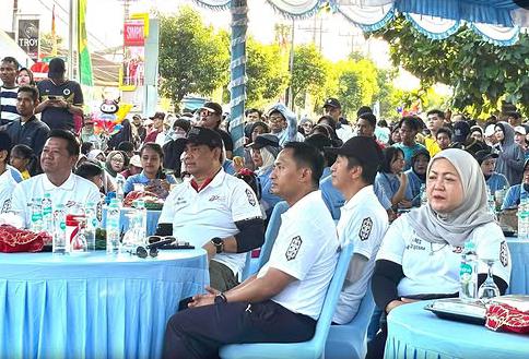 Foto Wakil Ketua II DPRD Kabupaten Barito Utara, Hj. Henny Rosgiaty, S.P., M.M