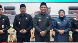 Foto Ketua DPRD Kabupaten Barito Utara, Ir. Hj. Mery Rukaini. Agenda penting ini turut dihadiri oleh Wakil Bupati Barito Utara, Felix Sonadie Y. Tingan, serta Sekretaris Daerah Kabupaten Barito Utara, Muhlis