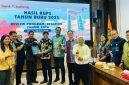 Staf Ahli Gubernur Kalteng Bidang Pemerintahan, Hukum, dan Politik Darliansjah bersama Ketua Komisi I DPRD Kalteng Muhajirin, beserta Anggota Komisi I DPRD Kalteng Yohanes Freddy Ering dan jajaran saat pada RDP Komisi I DPRD Provinsi Kalteng bersama Bank Kalteng yang membahas hasil RUPS Tahun Buku 2025 serta reviu program dan kegiatan tahun 2026, di Ruang Rapat Komisi I DPRD Kalteng,(Istimewa)