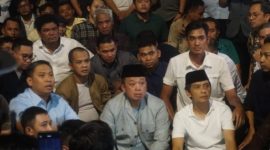 Diskusi yang digelar di Joglo GIK UGM, Sleman, DIY, dan menghadirkan sejumlah pejabat pemerintah berakhir ricuh setelah didatangi ratusan mahasiswa pada Senin (16/6/2026) malam. (Dok: istimewa). 