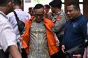 Terdakwa kasus dugaan pemerasan dalam pengurusan sertifikat K3 di Kementerian Ketenagakerjaan Immanuel Ebenezer (tengah) tiba untuk menjalani sidang pembacaan dakwaan di Pengadilan Tipikor, Jakarta, Senin (19/1/2026). [ANTARA FOTO/Bayu Pratama S/sgd/wsj]