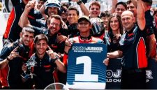 Pembalap muda Indonesia, Muhammad Kiandra Ramadhipa, meraih kemenangan pertamanya di FIM Moto3 Junior World Championship 2026. (Instagram/@mk.ramadhipa212) 