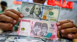 Nilai tukar rupiah menguat 128 poin ke level Rp17.860 per dolar AS pada perdagangan Jumat, 12 Juni 2026. Demonstrasi mahasiswa yang berlangsung kondusif disebut turut memperkuat nilai tukar rupiah. [Suara.com/Alfian Winanto] 