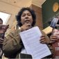Tim Advokasi untuk Demokrasi menyerahkan surat permohonan penghentian perkara kasus penyiraman air keras terhadap aktivis Andrie Yunus ke Pengadilan Militer II-08 Jakarta, Senin (8/6/2026). (Suara.com/Dinda Pramesti K)