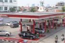 Pengendara mengisi bensin untuk kendaraannya di SPBU Pertamina, kawasan Palmerah, Jakarta, Jumat (8/5/2026). [Suara.com/Alfian Winanto] 