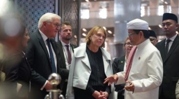 Presiden Jerman Frank-Walter Steinmeier dan Ibu Negara diajak mengunjungi Masjid Istiqlal dan Gereja Katedral. (dok. Kemenag) 