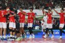 Sejumlah pevoli putra dan tim pelatih Timnas Indonesia berselebrasi usai menjuarai leg 2 SEA Volley League 2025. (Dok. Antara)