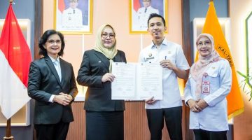 Penjabat Sekretaris Daerah Provinsi Kalimantan Tengah Linae Victoria Aden memimpin prosesi Serah Terima Jabatan (Sertijab) Kepala Organisasi Perangkat Daerah di Ruang Bajakah, Kantor Gubernur Kalimantan Tengah. Sertijab dilakukan sebagai bagian dari penyegaran birokrasi untuk memperkuat sinergi dan meningkatkan kualitas pelayanan publik di lingkungan Pemerintah Provinsi Kalimantan Tengah. Rabu (1/7/2026).