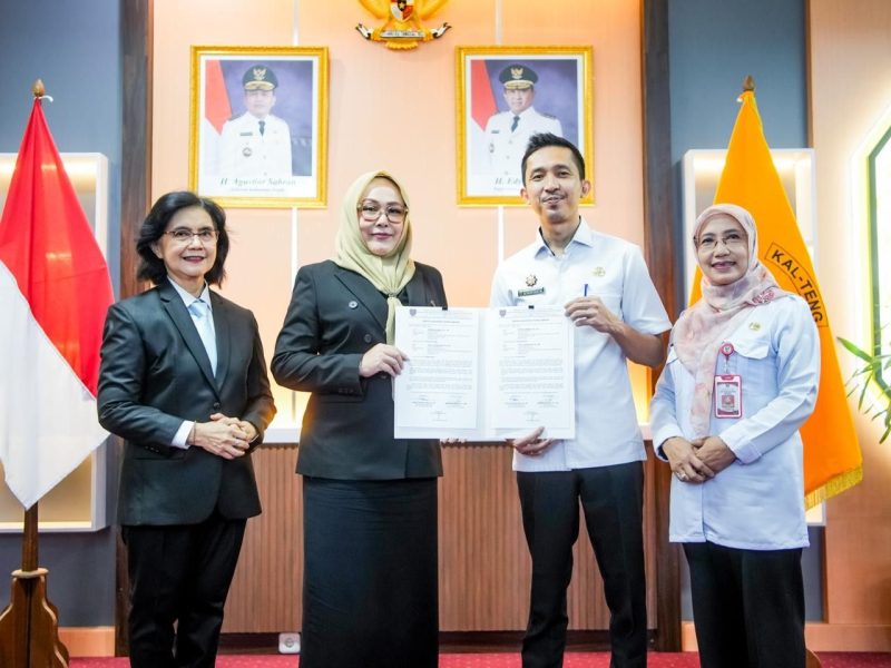 Penjabat Sekretaris Daerah Provinsi Kalimantan Tengah Linae Victoria Aden memimpin prosesi Serah Terima Jabatan (Sertijab) Kepala Organisasi Perangkat Daerah di Ruang Bajakah, Kantor Gubernur Kalimantan Tengah. Sertijab dilakukan sebagai bagian dari penyegaran birokrasi untuk memperkuat sinergi dan meningkatkan kualitas pelayanan publik di lingkungan Pemerintah Provinsi Kalimantan Tengah. Rabu (1/7/2026).