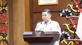Kepala Biro Kesejahteraan Rakyat Setda Provinsi Kalimantan Tengah Rus`ansyah membuka kegiatan Koordinasi dan Sinkronisasi Kebijakan Kesejahteraan Rakyat Bidang Kebudayaan Tahun 2026 di Aula Eka Hapakat, Kantor Gubernur Kalimantan Tengah. Kegiatan ini menjadi langkah strategis dalam memperkuat kelembagaan Kedamangan dan melestarikan budaya serta hukum adat Dayak di Kalimantan Tengah. Rabu (1/7/2026).