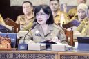 Penjabat Sekretaris Daerah Provinsi Kalimantan Tengah Linae Victoria Aden menghadiri rapat Badan Anggaran DPRD Provinsi Kalimantan Tengah bersama Tim Anggaran Pemerintah Daerah (TAPD) dalam pembahasan Raperda Pertanggungjawaban Pelaksanaan APBD Tahun Anggaran 2025 sebagai upaya memperkuat tata kelola keuangan daerah yang transparan dan akuntabel. Senin, (13/7/26)