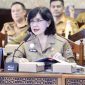 Penjabat Sekretaris Daerah Provinsi Kalimantan Tengah Linae Victoria Aden menghadiri rapat Badan Anggaran DPRD Provinsi Kalimantan Tengah bersama Tim Anggaran Pemerintah Daerah (TAPD) dalam pembahasan Raperda Pertanggungjawaban Pelaksanaan APBD Tahun Anggaran 2025 sebagai upaya memperkuat tata kelola keuangan daerah yang transparan dan akuntabel. Senin, (13/7/26)