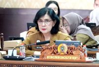 Pj. Sekretaris Daerah Provinsi Kalimantan Tengah Linae Victoria Aden menghadiri Rapat Gabungan Komisi DPRD bersama Tim Anggaran Pemerintah Daerah (TAPD) dalam pembahasan Raperda Pertanggungjawaban Pelaksanaan APBD Tahun Anggaran 2025 di Ruang Rapat Gabungan DPRD Provinsi Kalimantan Tengah, Selasa (14/7/26).