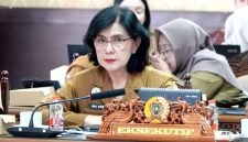 Pj. Sekretaris Daerah Provinsi Kalimantan Tengah Linae Victoria Aden menghadiri Rapat Gabungan Komisi DPRD bersama Tim Anggaran Pemerintah Daerah (TAPD) dalam pembahasan Raperda Pertanggungjawaban Pelaksanaan APBD Tahun Anggaran 2025 di Ruang Rapat Gabungan DPRD Provinsi Kalimantan Tengah, Selasa (14/7/26).