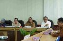 Staf Ahli Gubernur Kalimantan Tengah Yuas Elko memimpin Rapat Koordinasi Ground Check Teknis Program Ekstensifikasi Kelapa Sawit bersama Kementerian Pertanian RI, PTPN IV, ATR/BPN, dan perangkat daerah di Ruang Rapat Bajakah, Kantor Gubernur Kalimantan Tengah, Selasa (14/7/26).