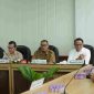 Staf Ahli Gubernur Kalimantan Tengah Yuas Elko memimpin Rapat Koordinasi Ground Check Teknis Program Ekstensifikasi Kelapa Sawit bersama Kementerian Pertanian RI, PTPN IV, ATR/BPN, dan perangkat daerah di Ruang Rapat Bajakah, Kantor Gubernur Kalimantan Tengah, Selasa (14/7/26).