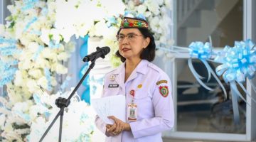 Pj. Sekretaris Daerah Provinsi Kalimantan Tengah Linae Victoria Aden mewakili Gubernur Kalimantan Tengah menyampaikan sambutan meresmikan Gedung Rehabilitasi NAPZA Terpadu RSJ Kalawa Atei di Desa Bukit Rawi, Kabupaten Pulang Pisau, sebagai upaya memperkuat layanan rehabilitasi dan kesehatan jiwa di Kalimantan Tengah. Rabu (15/7/26), 