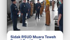 Foto Bupati Barito Utara, H. Shalahuddin bersama Wakil Bupati Felix Soenadie Y. Tingan dan Sekretaris Daerah Muhlis Sidak RSUD
