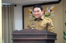 Wakil Gubernur Kalimantan Tengah Edy Pratowo membacakan sambutan Gubernur Agustiar Sabran saat membuka Rakor Awal Gugus Tugas Reforma Agraria (GTRA) Tahun 2026. Rakor ini menjadi langkah strategis memperkuat sinergi antara Pemprov Kalteng dan BPN dalam mempercepat reforma agraria, sertifikasi aset daerah, serta meningkatkan kesejahteraan masyarakat melalui kepastian hukum atas tanah. Selasa, (21/7/26).