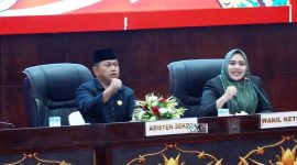 Wabup Rahmanto dalam Rapat Paripurna ke-1 Masa Sidang II Tahun 2026 DPRD Kabupaten Murung Raya dengan agenda penyerahan Rancangan Peraturan Daerah (Raperda) tentang Pertanggungjawaban Pelaksanaan APBD Tahun Anggaran 2025, Jumat (5/6/2026).