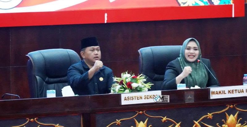 Wabup Rahmanto dalam Rapat Paripurna ke-1 Masa Sidang II Tahun 2026 DPRD Kabupaten Murung Raya dengan agenda penyerahan Rancangan Peraturan Daerah (Raperda) tentang Pertanggungjawaban Pelaksanaan APBD Tahun Anggaran 2025, Jumat (5/6/2026).