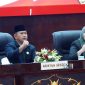 Wabup Rahmanto dalam Rapat Paripurna ke-1 Masa Sidang II Tahun 2026 DPRD Kabupaten Murung Raya dengan agenda penyerahan Rancangan Peraturan Daerah (Raperda) tentang Pertanggungjawaban Pelaksanaan APBD Tahun Anggaran 2025, Jumat (5/6/2026).