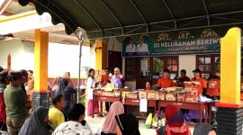 Pemkab Mura melalui Dinas Ketahanan Pangan menggelar Gerakan Pangan Murah di halaman Kantor Kelurahan Beriwit, Kecamatan Murung, Senin (8/6/2026).