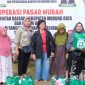 Diskop UKM Perindag Mura bekerja sama dengan Perusahaan Umum (Perum) Bulog menggelar Operasi Pasar Murah di halaman kantor Diskop UKM Perindag, Senin (8/6/2026)