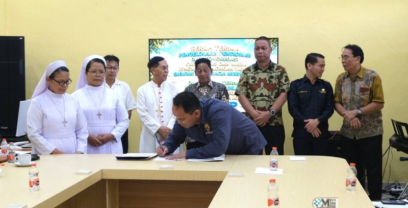 Heriyus saat menghadiri acara serah terima pengelolaan pendidikan dari Kongregasi Kasih Yesus dan Maria, Bunda Pertolongan Baik (KYM) kepada Yayasan Filia Gracia Murung Raya, yang selanjutnya diteruskan kepada Kongregasi Suster-Suster Jesus Maria Josep (SJMJ), Sabtu (4/7/2026) di Puruk Cahu