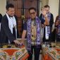 Bupati Murung Raya, Heriyus,  meresmikan Pastori Jemaat GKE Pandohon Iman Tahujan Ontu di Desa Tahujan Ontu, Kecamatan Tanah Siang Selatan, Minggu (12/7/2026).
