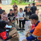 PT Indo Muro Kencana (PT IMK) melalui Program Pengembangan dan Pemberdayaan Masyarakat (PPM) menggelar pelatihan pengelolaan sampah berbasis masyarakat di Desa Olung Hanangan, Kecamatan Tanah Siang Selatan