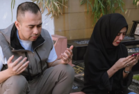 Foto Lawas Raffi Ahmad Bersama  mama amy di Makam. Instagram @
raffinagita1717's profile picture
raffinagita1717
