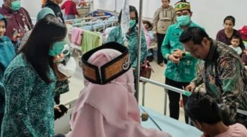 Foto Wakil Bupati Barito Utara sekaligus Ketua Pelaksana Tim Percepatan Penurunan Stunting (TPPS) Kabupaten Barito Utara, Felix Soenadi Y. Tingan, dengan melakukan kunjungan langsung ke RSUD