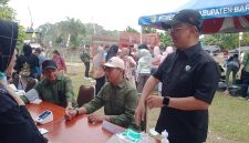 Foto Ketua Komisi II DPRD Kabupaten Barito Utara, H. Taufik Nugraha turut berpartisipasi dalam rangkaian kegiatan Gerakan Pangan Murah (GPM)