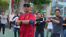 Foto Pemerintah Kabupaten Barito Utara kembali menggelar kegiatan Jumat Sehat yang dipusatkan di halaman Kantor Bupati setempat dan diikuti jajaran ASN