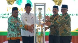 Foto Bupati Barito Utara, H. Shalahuddin didampingi Wakil Bupati Felix Sonadie Y. Tingan dan Sekretaris Daerah Muhlis secara resmi membuka Musabaqah Tilawatil Qur’an dan Hadits (MTQH) ke-53