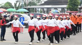 Setwan DPRD Barito Utara turut ambil bagian dalam lomba gerak jalan antar instansi, Senin (27/7). Foto-ist