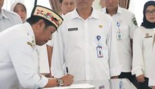 Foto Pemerintah Kabupaten Barito Utara resmi mengukuhkan sebanyak 31 anggota Badan Permusyawaratan Desa (BPD) Pengganti Antar Waktu (PAW) yang berasal dari 20 desa