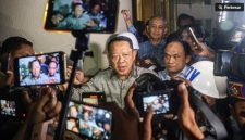 iKejaksaan Agung resmi menahan Febrie Adriansyah sebagai tersangka dugaan tindak pidana pencucian uang (TPPU). (ANTARA FOTO/Darryl Ramadhan) 