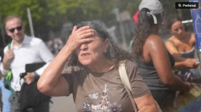 Gelombang panas ekstrem melanda wilayah timur laut Amerika Serikat, dengan Central Park, New York, mencatat suhu mendekati 38 derajat Celsius. [NY Post] 