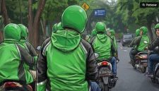 Ilustrasi pengemudi ojek online atau ojol. [Suara.com/Syahda] 