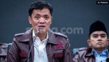 Ketua Komisi III DPR Habiburokhman memberikan keterangan saat konferensi pers di Kejaksaan Agung, Jakarta, Sabtu (11/7/2026). (ANTARA FOTO/Bayu Pratama) 