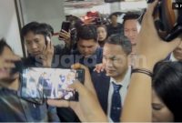 Pengacara Hotman Paris Hutapea menyambangi Kejaksaan Agung, pada Jumat (17/7/2026). (Suara.com/Faqih) 