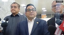 Ketua Komisi II DPR RI, Rifqinizamy Karsayuda di Kompleks Parlemen, Jakarta, Senin (19/1/2026). (Suara.com/Bagaskara Isdiansyah) 