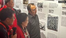 Megawati Hadiri Pameran “Meretas Jalan Demokras