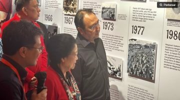 Megawati Hadiri Pameran “Meretas Jalan Demokras