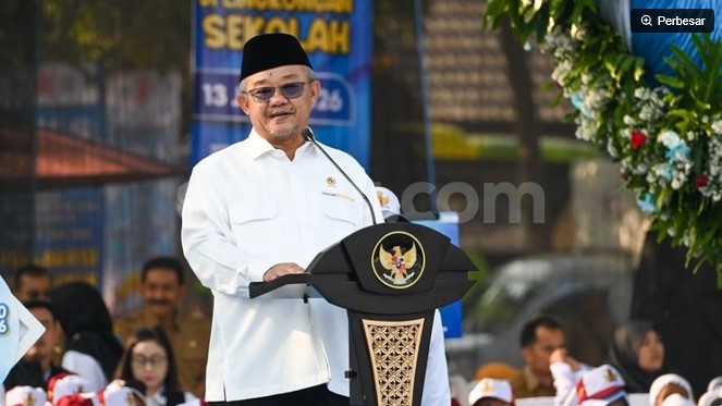 Mendikdasmen Abdul Mu'ti melarang praktik perpeloncoan dan senioritas dalam pelaksanaan MPLS tahun ajaran 2026/2027 di seluruh Indonesia. (Suara.com/Lilis) 