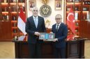 Menteri Pelindungan Pekerja Migran Indonesia (P2MI), Mukhtarudin, menerima kunjungan kehormatan Menteri Tenaga Kerja dan Jaminan Sosial Republik Turki, H.E. Mr. Vedat IŞIKHAN, di Kantor Kementerian P2MI, Jakarta, Jumat 24 Juli 2026. (Dok: Kementerian P2MI) 