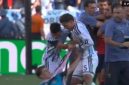 Insiden terjadi sesaat setelah peluit panjang dibunyikan, menyusul kemenangan Spanyol 1-0 lewat gol Ferran Torres di babak extra time.