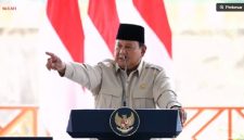 Prabowo Acungkan Telunjuk di Hadapan Panglima TNI, Kapolri, dan Jaksa. (tangkap layar) 